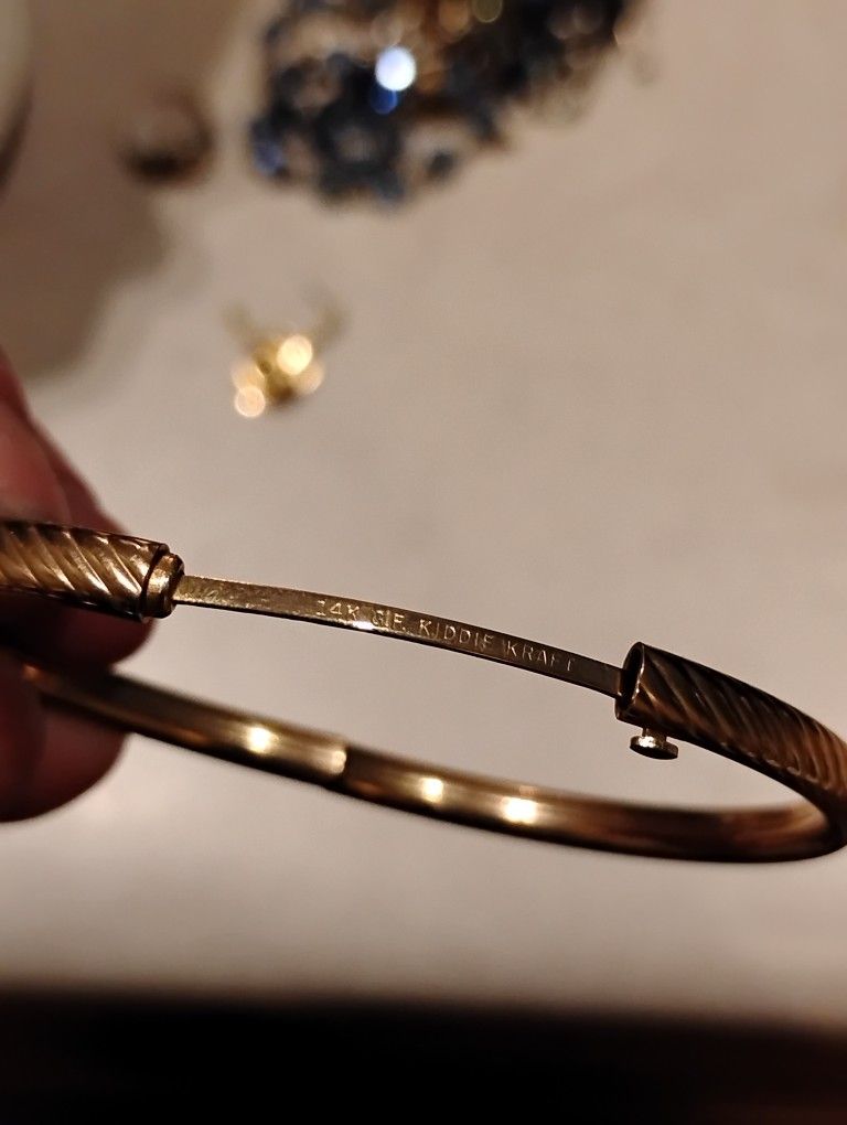 Vintage 14k Gold Filled Childs Bangle Bracelet