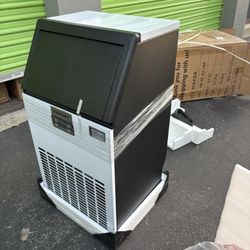 New Commercial Ice Maker