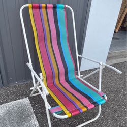 Retro Folding Lounge Chair – Colorful Striped Fabric – Vintage Look