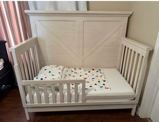 Toddler bed with mattress