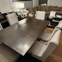 Large Pedestal Style Dining Table With 5 Chairs