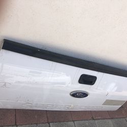 Ford F250 Tail Gate