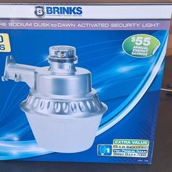 Dust To Dawn Activeted Security Light" New 