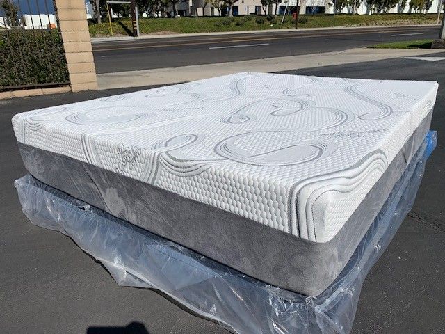 King Organic Cooling Gel Memory Foam!!