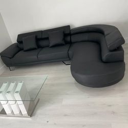 Brand New Sectional Sofa / Sofa Seccional Nuevo a  Estrenar...Delivery Available 🚚 
