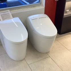 Toto G5A Neorest New In The Box White Color With Auto Open Color Auto Open Close Night Light Bidet Tornado Flush Warranty Ready For Pick Up 