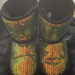 UGG girl’s classic II stellar Sequin Boots Size 12