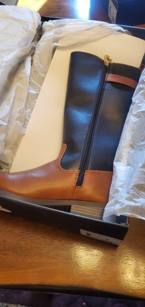 Boot  Size 4½