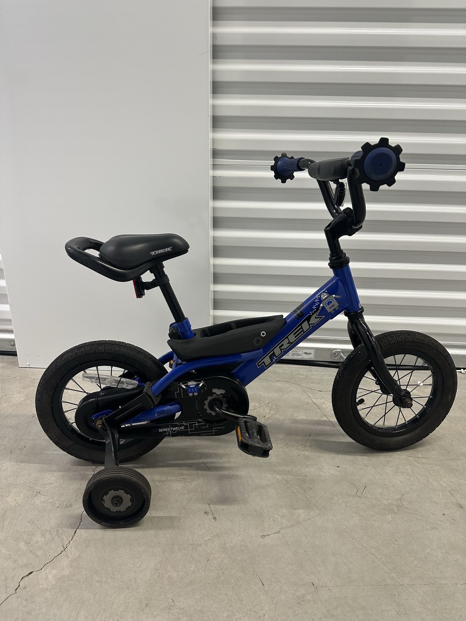 Trek Youth Bike 12” for ages 2-4 w/ Training Wheels