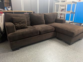 Big brown couch in great condition (MUST GO!)