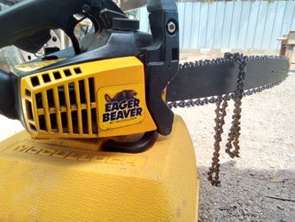 McCulloch Eager Beaver Gas Chainsaw 16" with case and extra chain