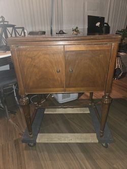 Domestic Rotary Sewing Machine And Cabinet