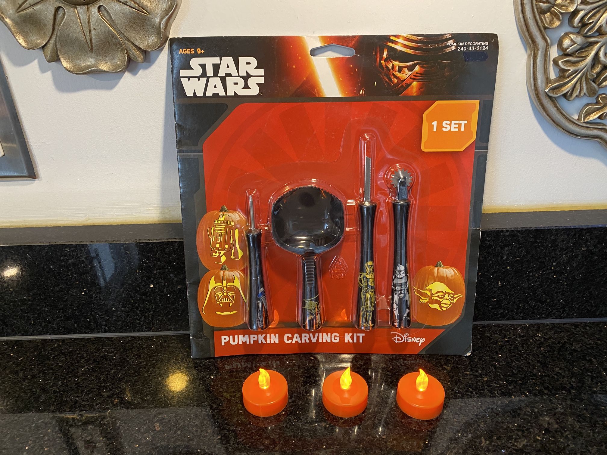 Disney Star Wars Pumpkin Carving Kit 4 Tools & 7 Patterns with 3 LED Tea Lights