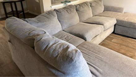 Grey sectional with chaise