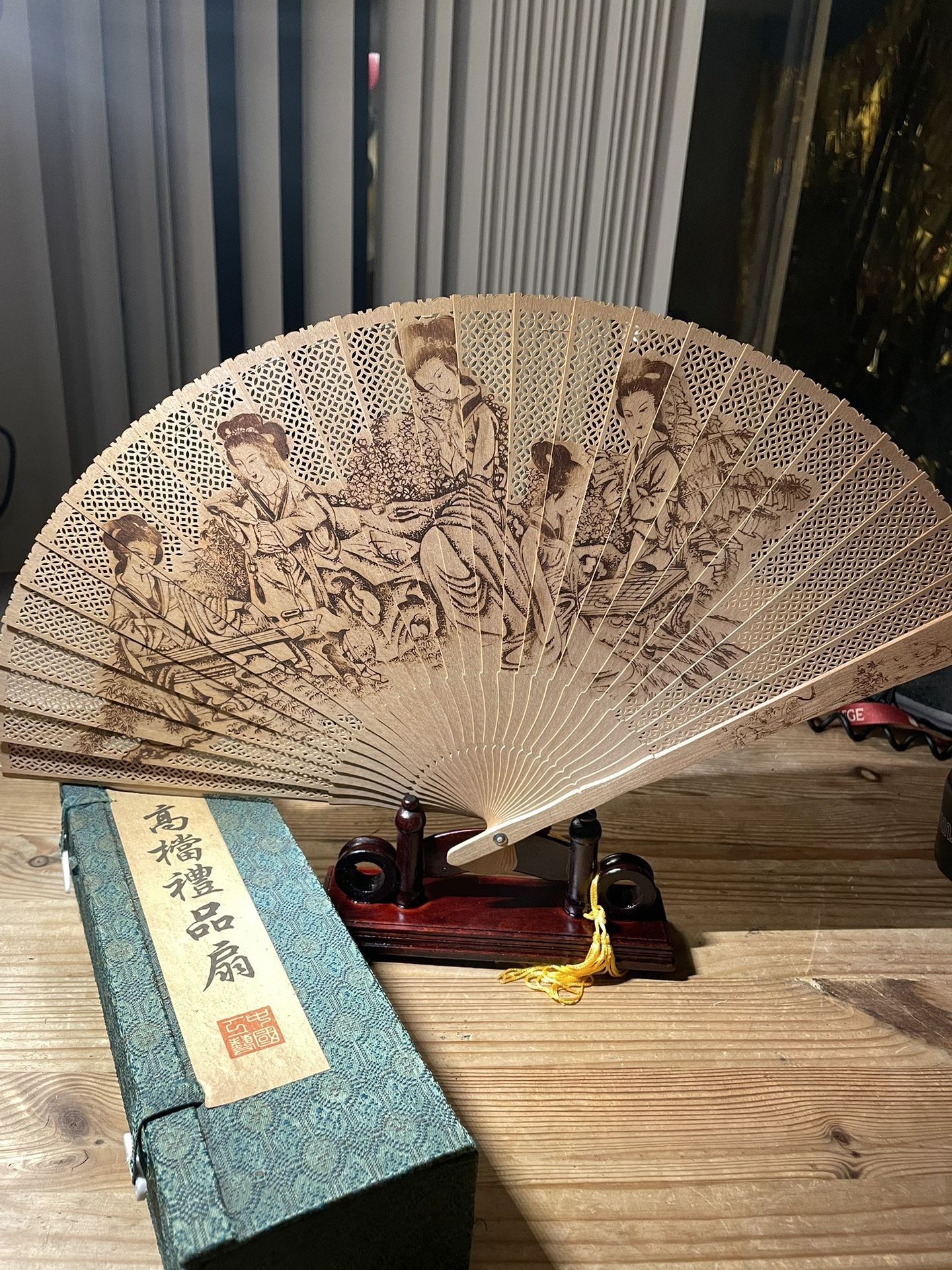 Sandalwood fan, double-sided printed design
