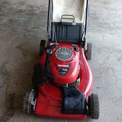 Self Propelled Lawnmower With Bag  Easy Start!Works Great 