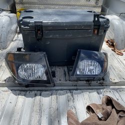 Headlight for a Nissan frontier from 05 to 07