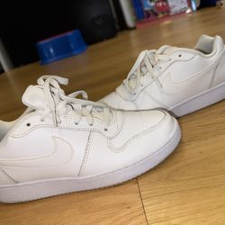 Women’s Nike 8.5