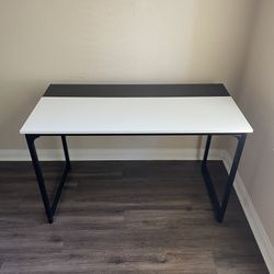 Computer desk 