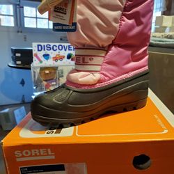 Girls Sorel Youth Snow Boots Size 2 NEW
