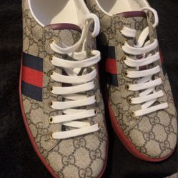 Gucci  GG canvas  size 9.5 $200