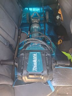 Makita roll to the handle.