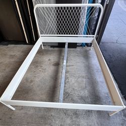 🔥🛏️ $60 Queen Metal Bed Frame.