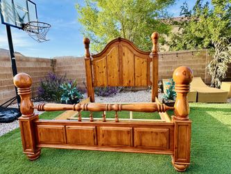 BEAUTIFUL SOLID WOOD CAL KING BED FRAME ( FREE DELIVERY 🚚 FIRST FLOOR ) GREAT CONDITION 👌🏻🥰