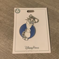 Olaf Snowman Disney Parks Collection Keychain! 