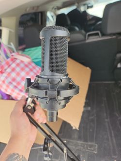 Audio Technica (AT2020)