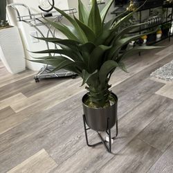 Pretty Artificial Plant Snake Tree With Black Planter! Brand New 
