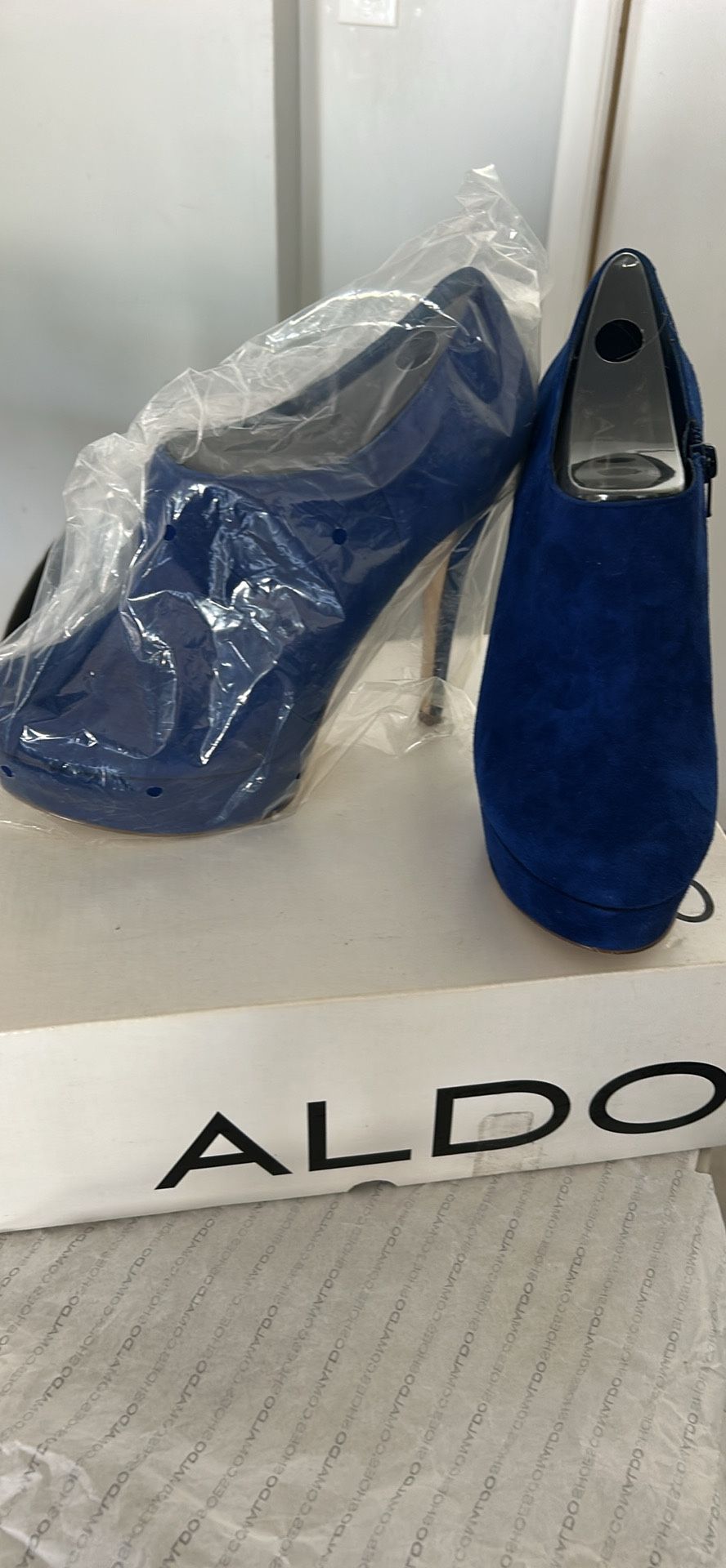 ALDO SHOES BLUE SUEDE ANKLE HOOTS