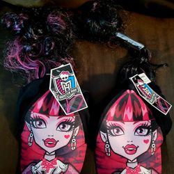 MONSTER HIGH HATS WITH PONYTAILS 
