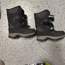 Kids Snow Boots Size 1 