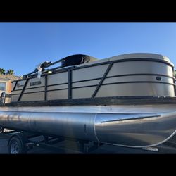 Pontoon Boat/ Mercury/massimo Marine 