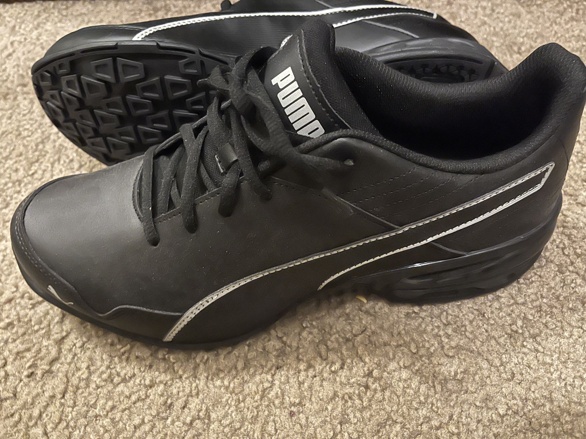 Mens Pumas 11