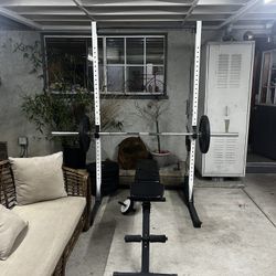 Squat rack / Pull Up Bar / Bench Press