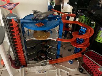 Hot wheels super ultimate garage