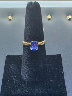 14kt YG Ring with Blue Stone. (C-2] SIZE 7. ASK FOR RYAN. #(contact info removed)67