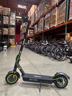 Front and rear shock-absorbing electric scooter large tires