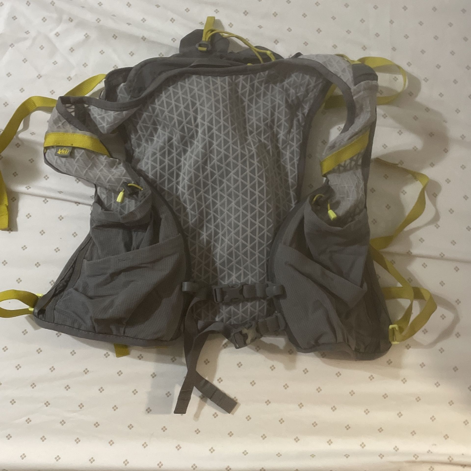 REI Running Vest XL
