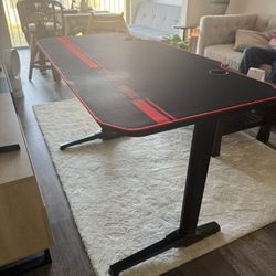 Gaming desk