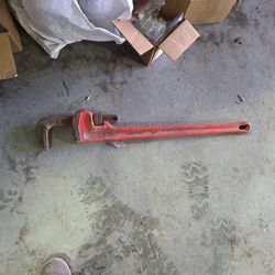 3 Foot Rigid Pipe Wrench