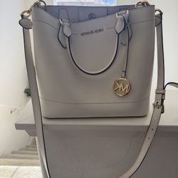 Michael Kors bucket Bag