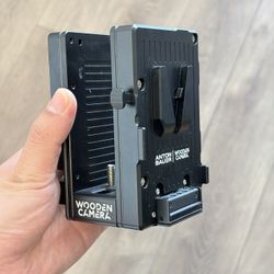 Wooden Camera Dual Battery Plate Cradle for Teradek Bolt LT Transmitter (V-Mount)