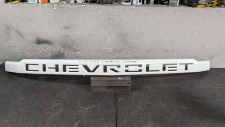 2019-2020-2021 CHEVROLET SILVERADO 1500 CENTER GRILL OEM USED #10943