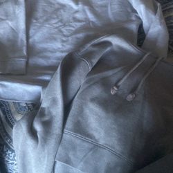 Set Of Two Xs Sweatshirts 