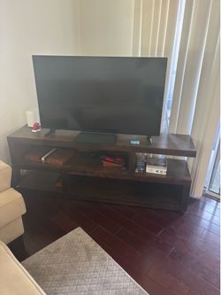 TV/ TV Stand