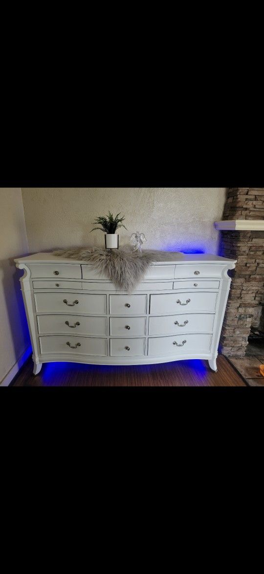 White Solid Wood Dresser