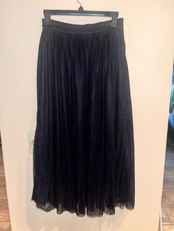 Woman’s Halara sz small black layered tool skirt with tag